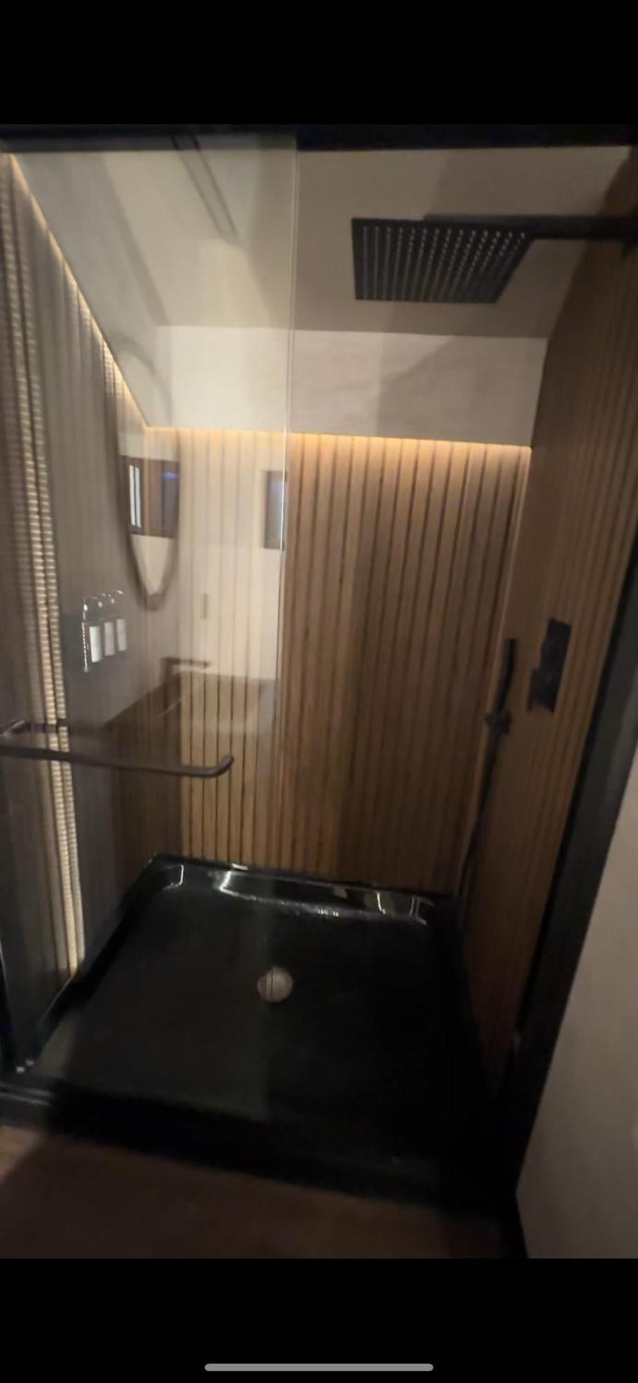 Emrose Luxury Cabins Brandon Room photo